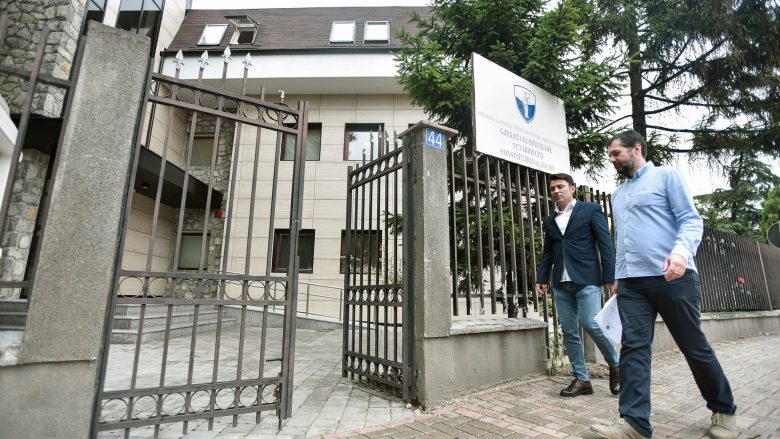 Vendimi i Thaçit për shtyrjen e zgjedhjeve në Podujevë e Mitrovicë të veriut, LVV i drejtohet Kushtetueses