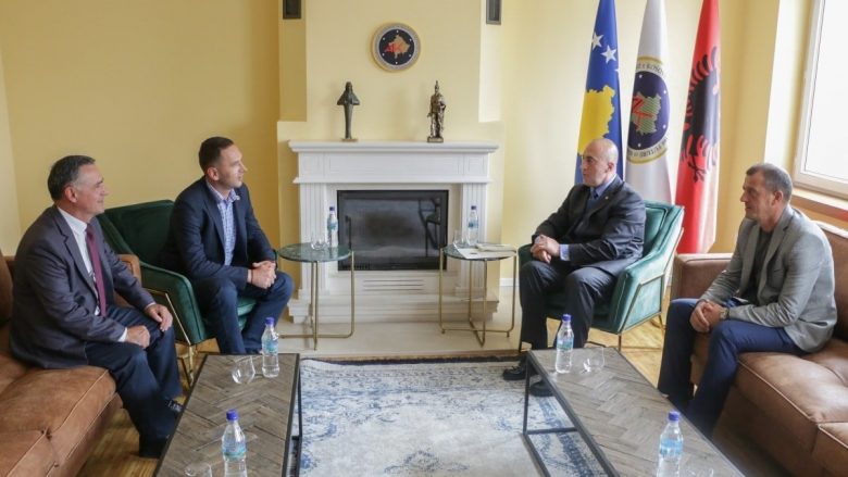 Haradinaj takon nënkryetarin e Kamenicës, flasin për menaxhimin e pandemisë