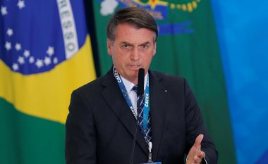 Nuk respektonte masat – një gjykatës në Brazil urdhëron Presidentin Bolsonaro të bartë maskën në hapësira të jashtme