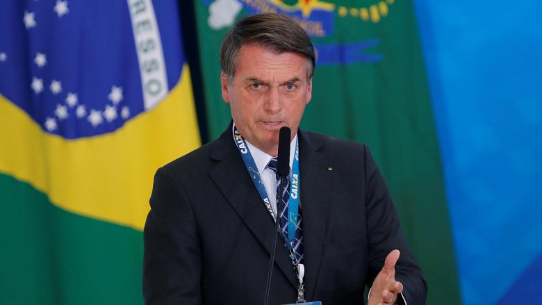 Nuk respektonte masat – një gjykatës në Brazil urdhëron Presidentin Bolsonaro të bartë maskën në hapësira të jashtme