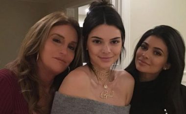 Pse Kendall dhe Kylie ende e quajnë Caitlyn Jenner ‘baba’, pasi ndryshoi gjininë
