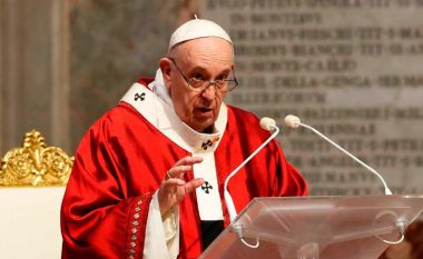 U përfol se do të japë dorëheqje – Papa Françesko mohon thashethemet