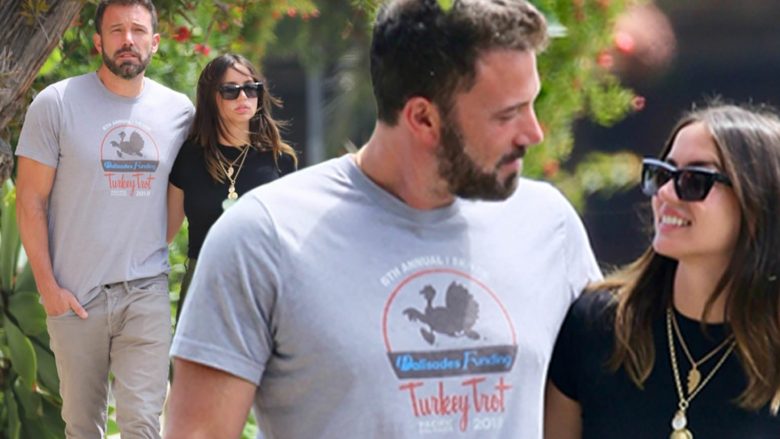 Ben Affleck dhe Ana de Armas shfaqen të lumtur krah njëri-tjetrit gjatë shëtitjes me qenin e tyre në ‘Venice Beach’