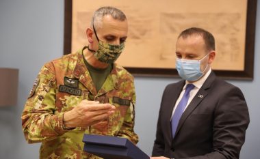 Zemaj dhe komandanti i KFOR-it bisedojnë për bashkëpunimin në shëndetësi gjatë pandemisë