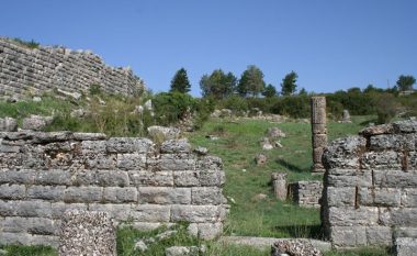 Shkatërrimi dhe “privatizimi” i qytetit antik të Albanopolisit