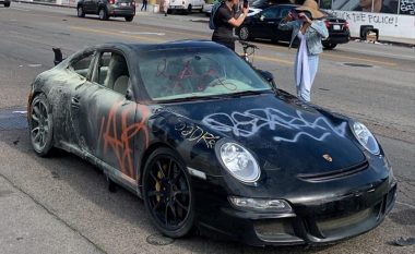 Demonstruesit e shkatërruan në tërësi një Porsche 911 GT3 RS