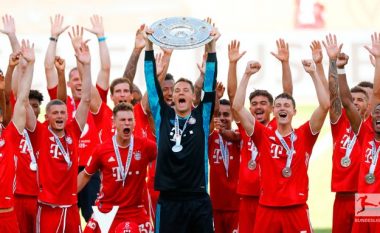 Bayern Munich ngritë trofeun lartë, titulli i 30-të për bavarezët