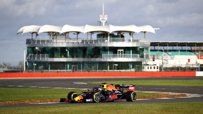 Aston Martin në përgatitje të bolidëve të Red Bullit