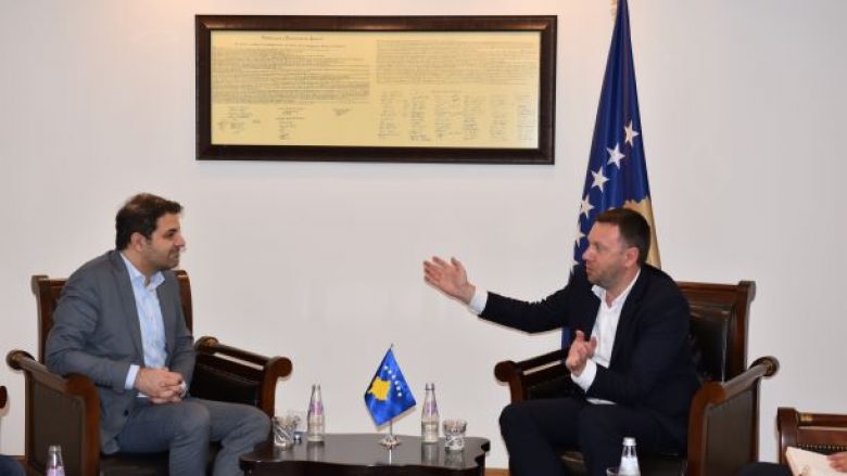 Abrashi priti në takim drejtorin e KEDS në Kosovë