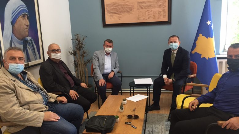Rama ofroi vaksinat antiCOVID-19 për mjekët e Kosovës, FSSHK e shqetësuar me heshtjen e Qeverisë  