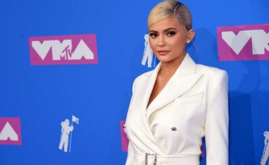 Kylie Jenner do të dhurojë donacione për të luftuar racizmin