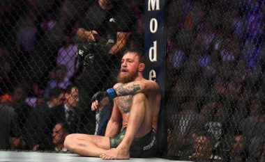 Conor McGregor shokon gjithë tifozët e tij, i jep fund karrierës së tij në UFC