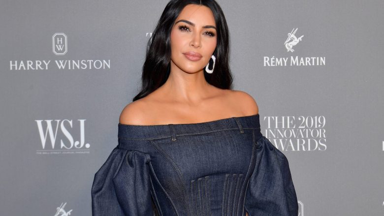 Kim Kardashian ndan një fotografi të katër fëmijëve të saj: E gjithë zemra ime