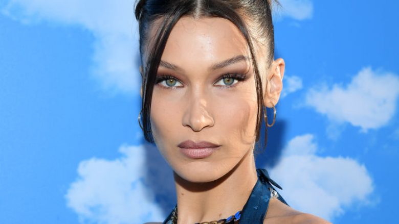 Bella Hadid lë pak vend për imagjinatë, shfaqet e zhveshur nga pishina