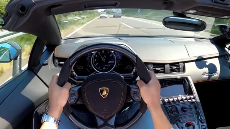 Lamborghini Aventador Roaster me kulm të hapur, arriti mbi 300 kilometra në orë në një autostradë gjermane