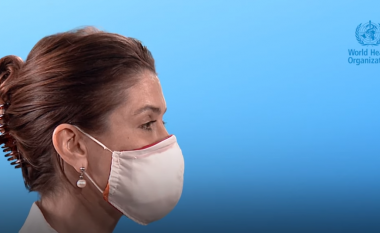Maska për fytyrën duhet të përbëhet nga të paktën tri shtresa – OBSH ofron udhëzimet se si duhet përdorur ato