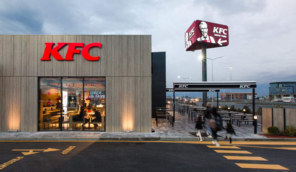 Me pastërti dhe higjienë maksimale, KFC Kosova prej sot i hap të gjitha pikat me kapacitet të plotë!
