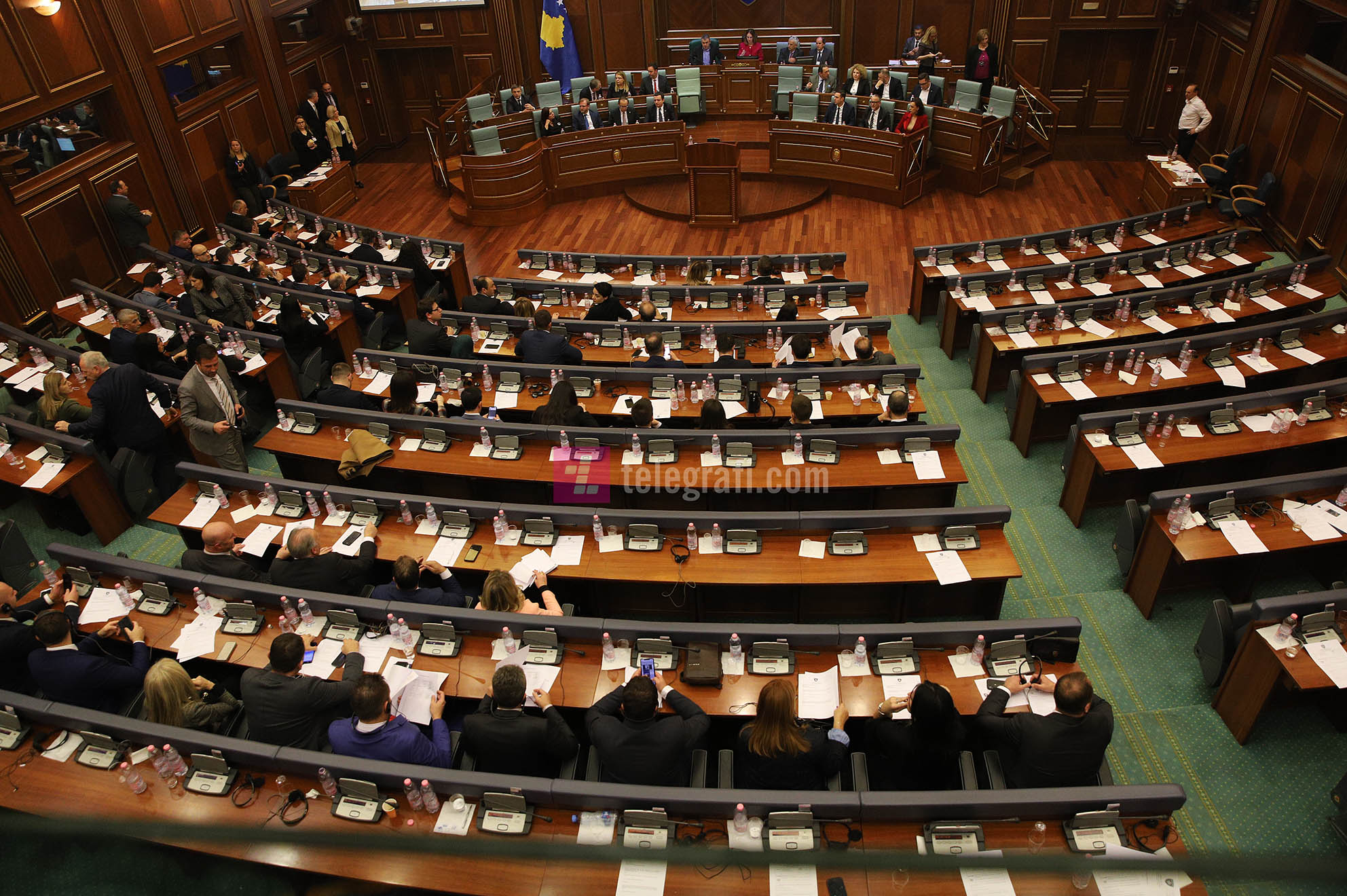 Demokracia e subjekteve politike në Kosovë e brishtë, partitë ende të varura nga lideri i partisë
