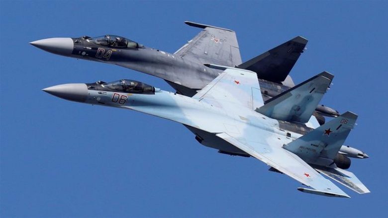 Rusia dërgon ‘grupin e dytë’ të aeroplanëve luftarakë në Siri për të mbështetur mercenarët e saj