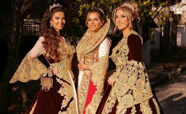 Agnesa Vuthaj me bashkëshorten e Ermal Fejzullahut pozojnë me veshje tradicinale