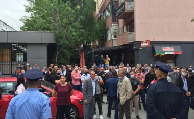 ​Protestojnë auto-shkollat e Kosovës, kërkojnë mbajtjen e provimeve