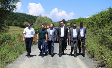 Abrashi premton përfundim të projekteve infrastrukturore në Podujevë