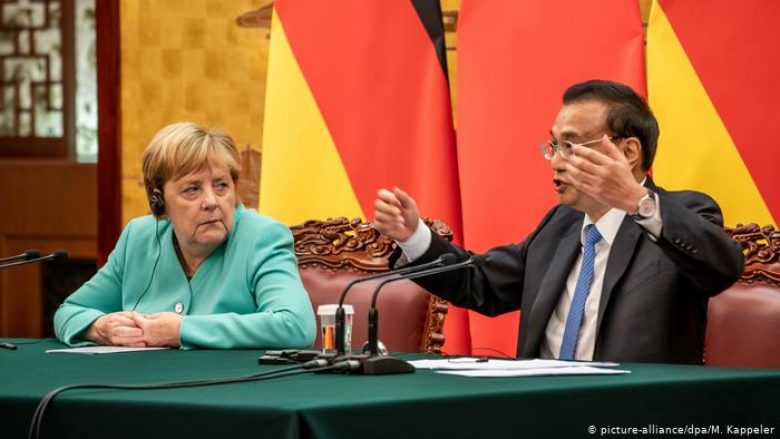 Merkel apelon Kinën të hapet ndaj investitorëve të huaj