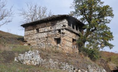 Kulla në Çadrak të Suharekës u nënshtrohet ndërhyrjeve restauruese-konservuese
