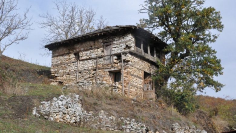 Kulla në Çadrak të Suharekës u nënshtrohet ndërhyrjeve restauruese-konservuese