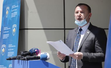 Reagon Ministria e Shëndetësisë: Nuk ka asnjë vendim për të ndalur testimet e rasteve të kontakteve për COVID-19