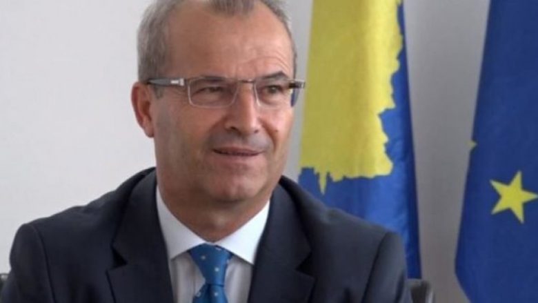 Kosova rrezikon t’i humbas fondet ndërkombëtare, paralajmërohet ulja e pagave në sektorin publik