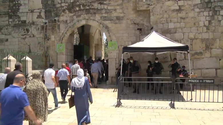 Në xhaminë al-Aqsa në Jerusalem falet xhumaja e parë pas pandemisë