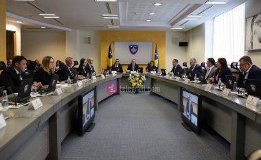 Analistët thonë se dialogu me Serbinë do të jetë sfida kryesore e Qeverisë Hoti