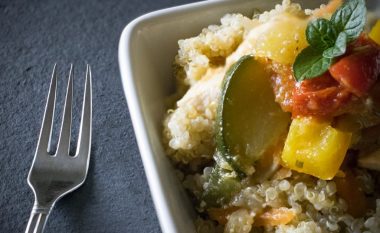 Pa gluten: Sallatë quinoa me brokoli dhe kungullesha