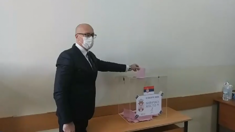 Zgjedhjet paralamentare në Serbi, voton zëvendëskryeministri i Kosovës, Goran Rakiq