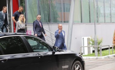 Haradinaj del nga takimi i thirrur nga Hoti për dialogun me Serbinë