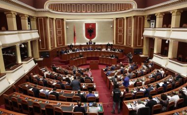 Në fund të korrikut Kuvendi i Shqipërisë vendos për ndryshimin e sistemit elektoral