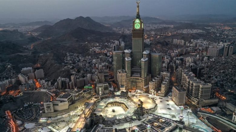 Haxhi do të mbahet sivjet, por me numër ‘shumë të kufizuar’ të pelegrinëve – njofton Arabia Saudite