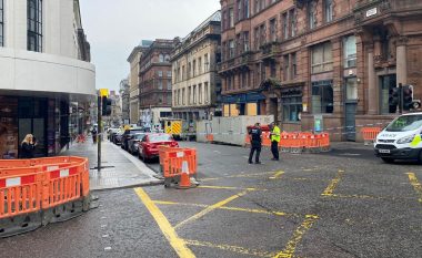 Sulmi me thikë në Skoci ka lënë të plagosur gjashtë persona, përfshirë një oficer