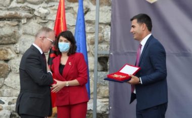 Ambasadori i OSBE-së shpallet Qytetar Nderi i Vushtrrisë