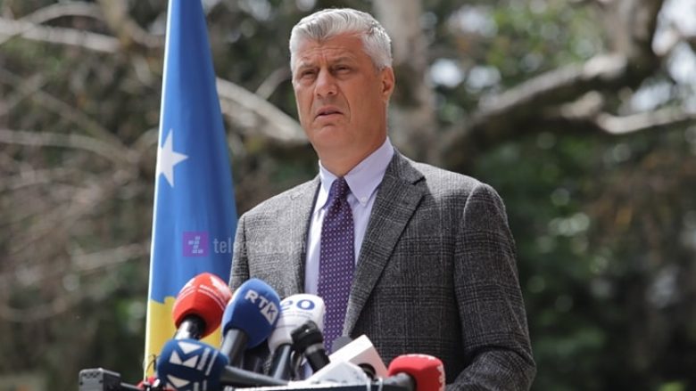 ​Thaçi përkujton 11 anëtarët e vrarë të familjes Asllani nga forcat serbe
