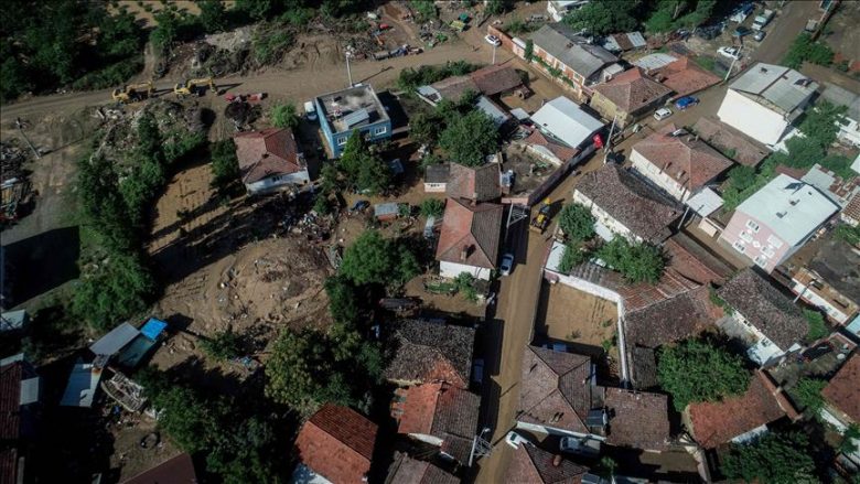 Përmbytje në veriperëndim të Turqisë, raportohet për katër të vdekur