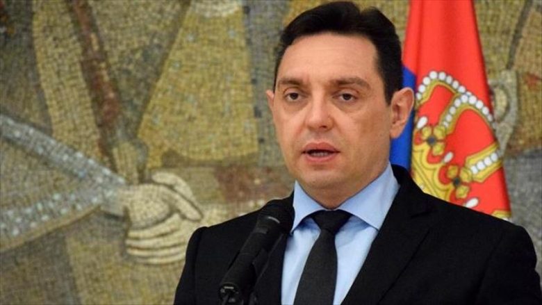 Edhe ministri serb i Mbrojtjes, Aleksandar Vulin, rezulton pozitiv me coronavirus