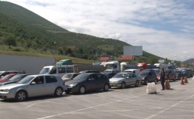Kosova hap kufijtë tokësor, kolona të gjata në Vërmicë