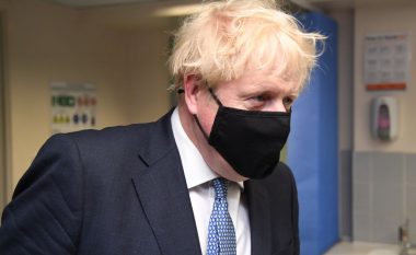 Boris Johnson: Nuk e kuptuam virusin në fillim