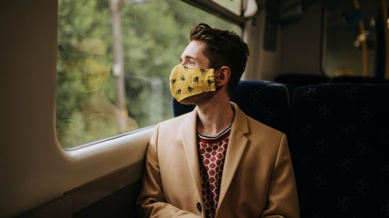 Cila kategori e njerëzve janë të liruar që mos të mbajnë maskë kundër coronavirusit në Angli?