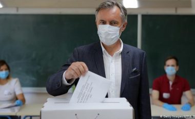 Kroaci, HDZ fiton votimet me maska