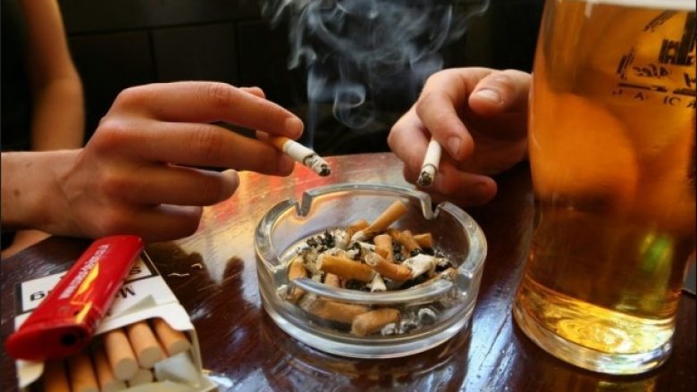 Dita kur Anglia ndaloi pirjen e duhanit në hapësirat e brendshme publike