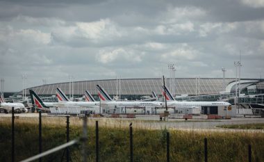 Kompania ajrore “Air France-KLM” do të “shkurtojë” 7,500 vende pune