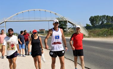 “Vrapi i shqipes nga Skënderbeu n’Skënderbe” – Fikret Shatri përfundon me sukses vrapimin prej 257 kilometrash nga Prishtina në Tiranë